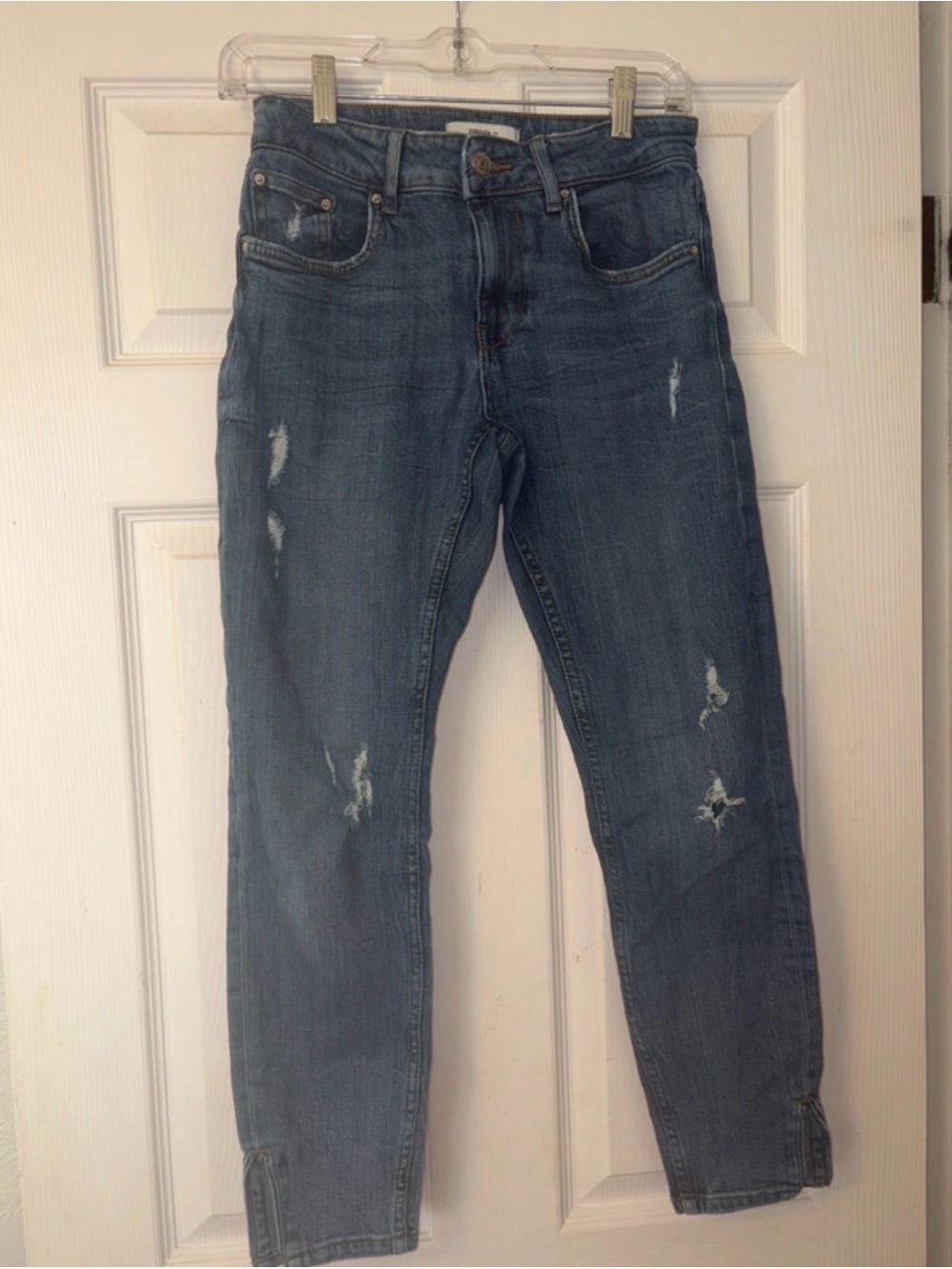 Forever 21 Distressed Denim Jeggings in Medium Blue